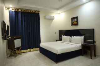 Royalton Inn LIBERTY - Lahore - 3