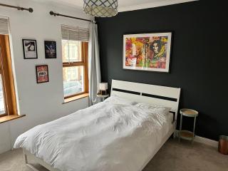 2 Bed Townhouse near City Centre, Good Parking - Cardiff - 4