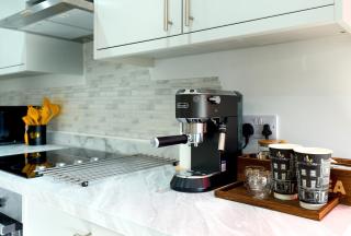 PopArt Studio CITY CENTRE SAUNA BALCONY, PRIVATE PARKING, WIFI, NETFLIX- HAVEN4u - Hatfield - 4