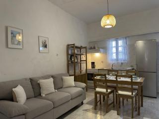 yiayia's Place - Chora Folegandros - 1
