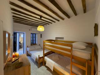 yiayia's Place - Chora Folegandros - 8