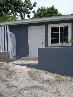 Modern Home in Ocho Rios with Wi-Fi and Netflix - 5