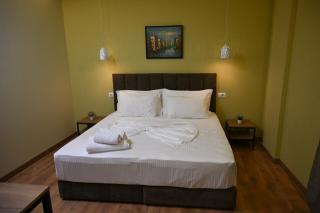 Kuta's Rooms 2 - Tirana - 9