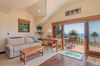 Blue Ocean View Retreat - Minutes to Beach - Summerland - 9