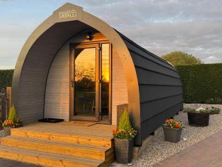 Field House Farm - Owl Lodge or Honey Pod - countryside stay near York - Skipwith - 0