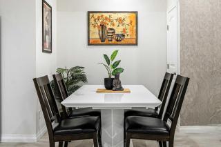 Say Cheese - Private Entrance - 2BD Suite - KingBD - De Winton - 7