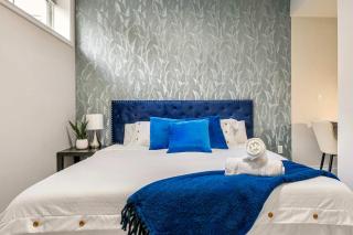 Say Cheese - Private Entrance - 2BD Suite - KingBD - De Winton - 2