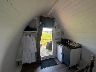 Dolafon luxury glamping pod 1 with hot tub - St Asaph - 2