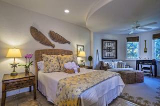 Luxurious Mykonos in Santa Barbara with Outdoor Deck Short Bike Ride to Beach - Santa Barbara - 1