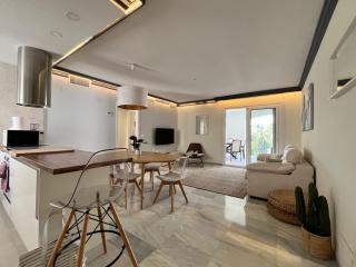 Jardines del Puerto Apartment for up to 6, totally refurbished 2025, gardens, pools, garage, wifi - Marbella - 1