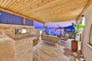 Newly renovated villa 30 metres from the beach - Kalkan - 3