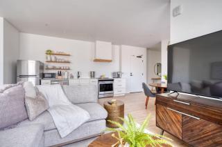 Stay Portland Collection - City Serenity- Stylish 2-Bed Alberta Haven - Portland - 5