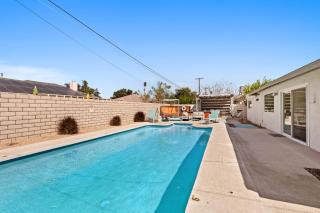 Zen Space 4Bd Pool 3 Mi to downtown PS - 1