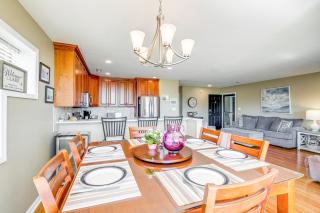 Sun-Filled Condo with Smith Mountain Lake Views - 3