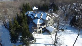 The Mountainside House - Luxury Home, Indoor Hot Tub, Ski Home, Private Shuttle - 4