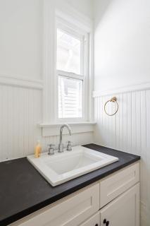 Stay Portland - The Tournesol Suite- Leisurely Strolls on NW 23rd - Portland - 1