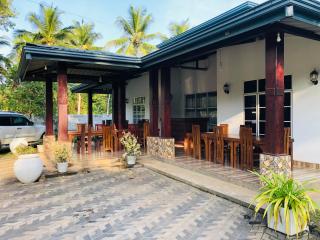 Singhe Holiday Bungalow - Nikawatawana - 2