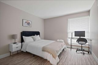 Relax & Unwind in Rochester Cozy Vacation Spot - Rochester Hills - 5