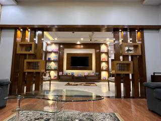 3 Bedded Luxurious Apartment Near Airport - Karachi - 0