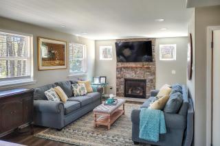 Arrowhead Lake Access and Fire Pit Serene Cottage - Pocono Lake - 7
