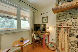 Creek Access Quiet Bryson City Retreat with Hot Tub - Bryson City - 6