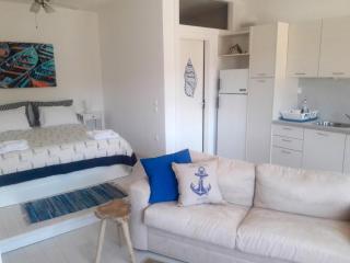 Chic greek hideaway, your stylish studio retreat - Korissia - 0