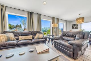 NEW I Mountain Views I Hot Tub I Lawn Games I Patio I BBQ - 9