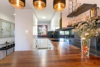 Chic Coastal Apartment with Pool - Beach and, Parking - La Cala de Mijas - 4