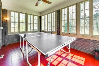 9 Mi to New River Gorge Spacious Retreat with Porch - - 4