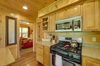 Cozy Bryson City Cabin with Mountain Views! - Bryson City - 1