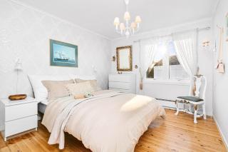 Big semi-detached house with a sunny garden - Kristiansand - 4