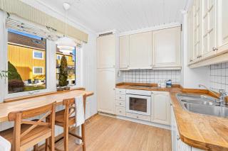 Big semi-detached house with a sunny garden - Kristiansand - 2