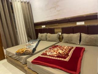 Hotel Kedareswram - 1