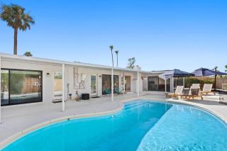 Aurora Oasis - Stylish 4 BDR - Palm Springs - 1
