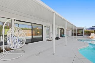Aurora Oasis - Stylish 4 BDR - Palm Springs - 2