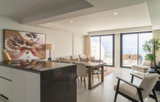 Modern Two-Bedroom Coastal Retreat with Panoramic Sea Views to Africa - 7