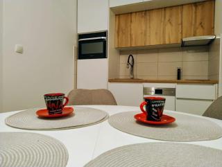 Emari - Hochwertige 2-Zimmer-Wohnung mit Panorama Bergblick - Sarajevo - 2
