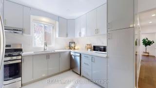 Family Friendly Haven Near Bluffs - Toronto - 5