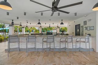 Spring Lakeview Condo - 9