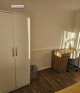 Bright 3-Bed Home away from home - Pelsall - 6