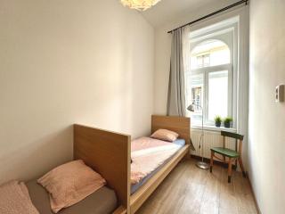 Come On Inn apartment - Spacious 3BR - Budapest - 5