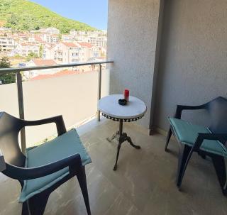 Charming Stay in Budva Center with Parking - Budva - 3
