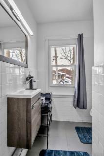 Cozy 3BR Near UB Niagara Falls - Pet Friendly - Buffalo - 2
