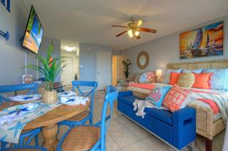 2 Studios Beach Boardwalk 2 Pools TennisPickleball Island Retreat Complex - 9