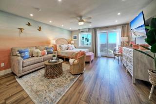2 Studios Beach Boardwalk 2 Pools TennisPickleball Island Retreat Complex - 5