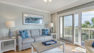 Breakers Condo with Ocean & Pool Views, Walk to Beach, Shops - Hilton Head Island - 0