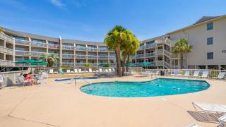 Breakers Condo with Ocean & Pool Views, Walk to Beach, Shops - Hilton Head Island - 6