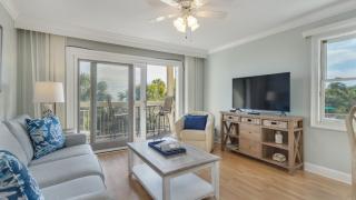 Breakers Condo with Ocean & Pool Views, Walk to Beach, Shops - Hilton Head Island - 1