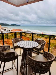 Cobertura duplex de luxo com vista para o mar em Mariscal - Bombinhas - 0