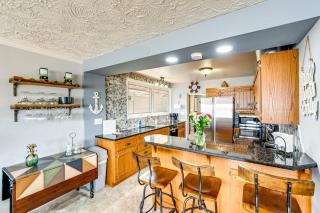Furnished Deck with Views Mukwonago Lake House! - Mukwonago - 4